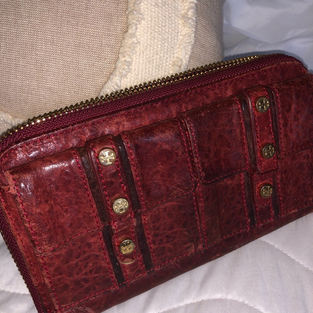 Red Tory Burch zip wallet